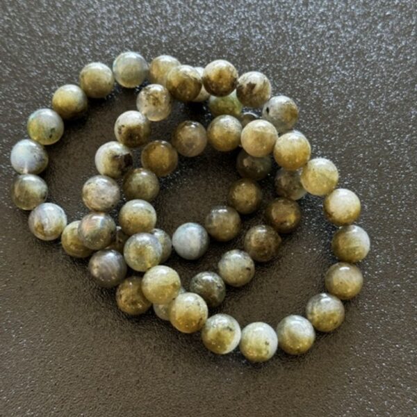 green with blues hues beaded bracelet
